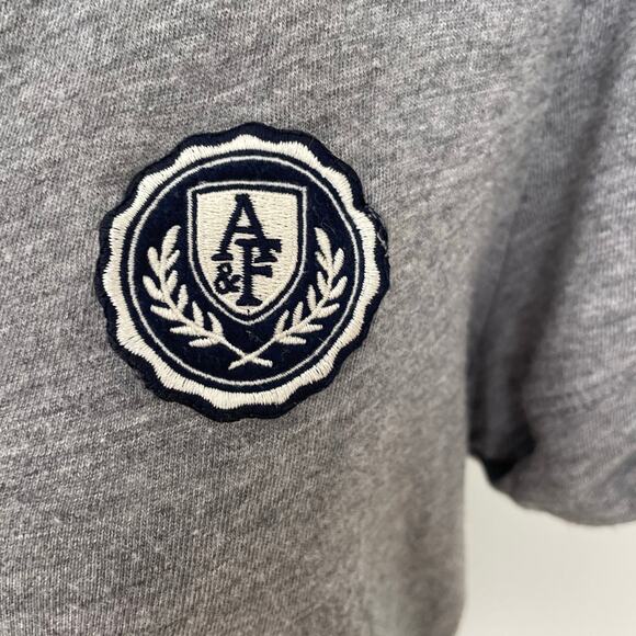 Abercrombie & Fitch Women's  Y2K Gray Henley T-Shirt Sz L Embroidered Logo - Picture 7 of 8